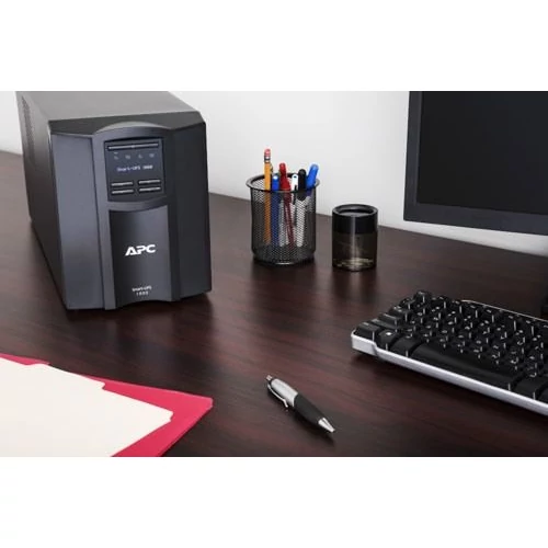 APC Smart 1000VA LCD szünetmentes tápegység